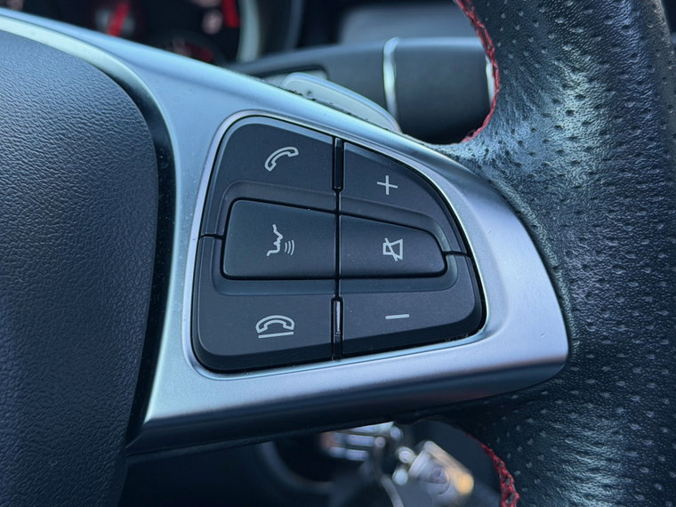 Vehicle Image 32