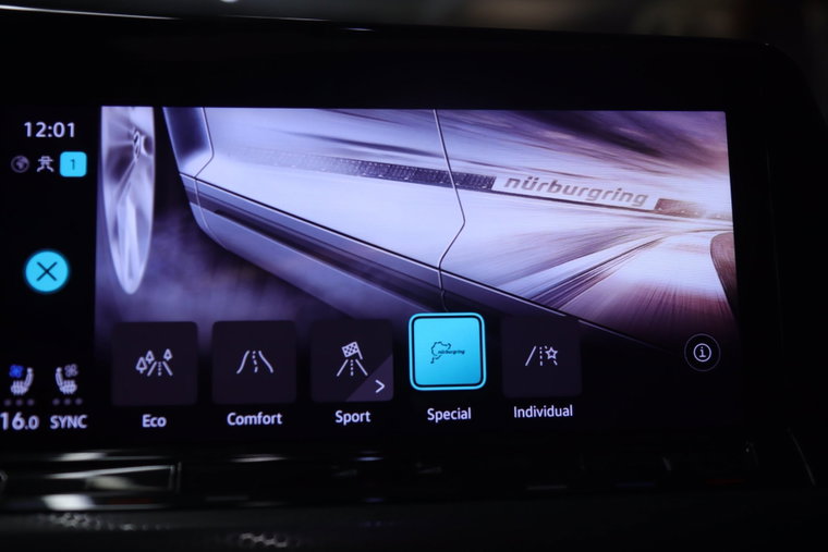 Vehicle Image 8