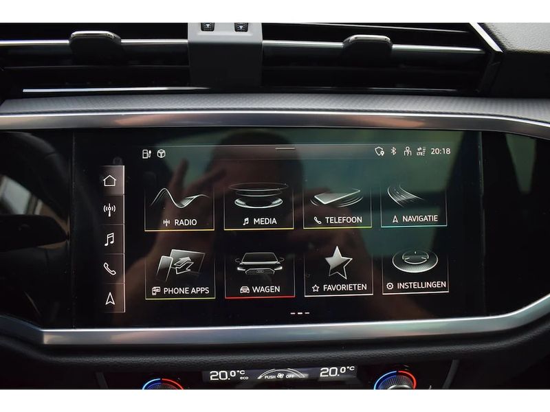 Vehicle Image 25