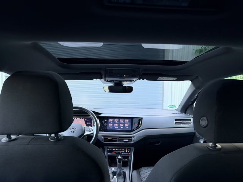 Vehicle Image 19