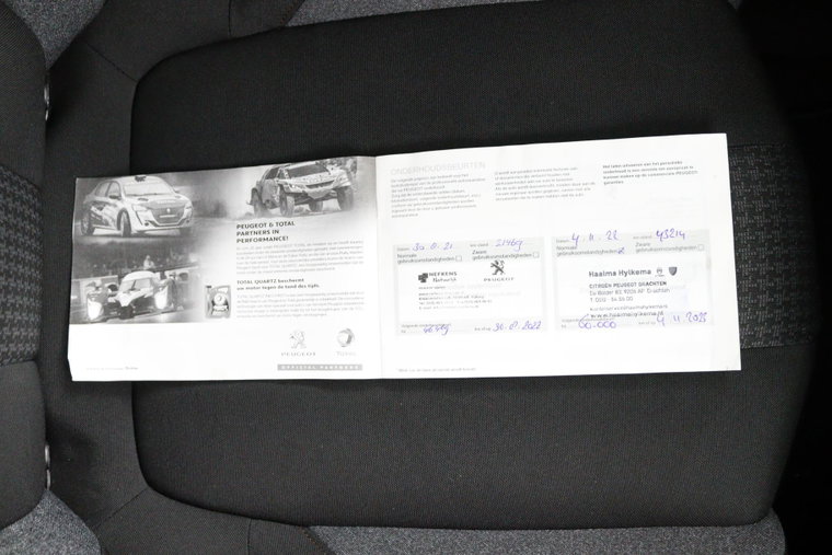 Vehicle Image 16